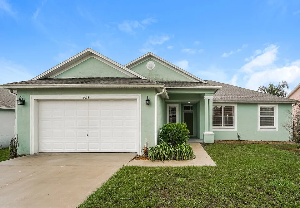 6033 Live Oak Dr