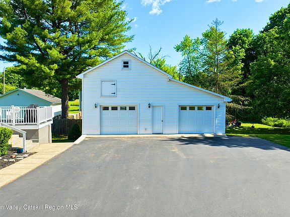 3rd image of 470 W Main Street
