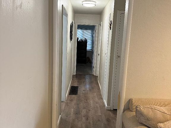 4th image of 270 E Downs St