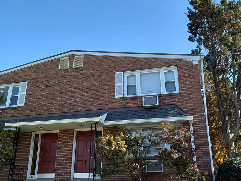 851 S 12th St — Photo 1