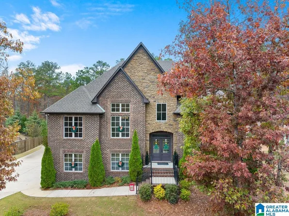 412 Grey Oaks Dr, Pelham, AL 35124