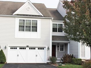 11 Great Heron Ln #11, Brookfield, CT 06804