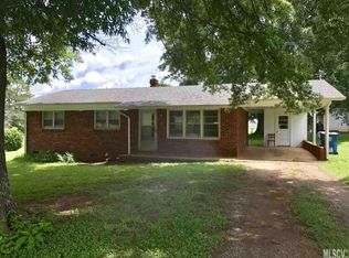 1908 Crestview Dr, Newton, NC 28658