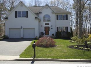 335 Golfview Dr, Manahawkin, NJ 08050