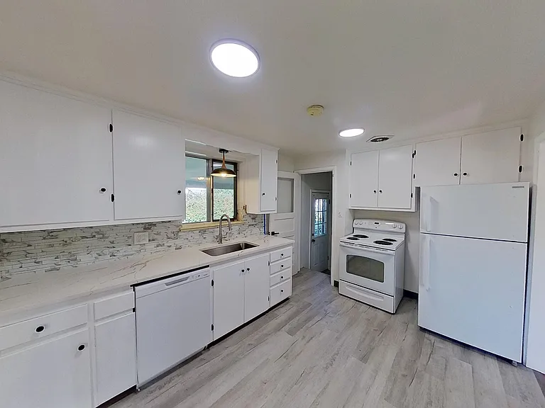 2985 Reed St — Photo 6
