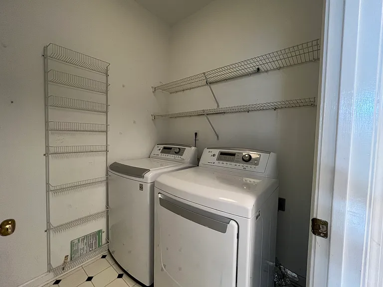 105 Nottinghill Walk — Photo 48