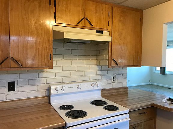 5th image of 349 Chapman Ave
