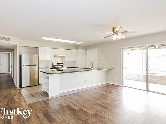 4th image of 3325 W Desert Cove Ave