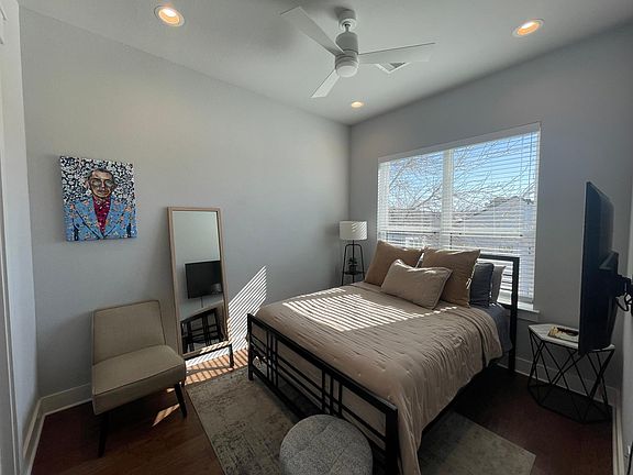 3rd image of 902 Martin St #A