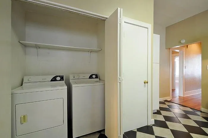 5 bed, 2798 sqft, $3,300 — Photo 2
