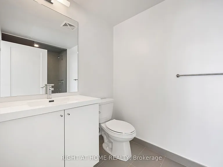 2545 Simcoe St N #2211 — Photo 14