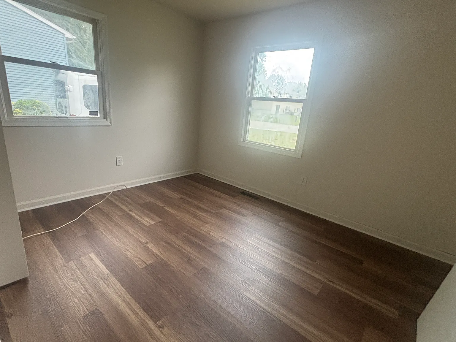 3 bed, 1040 sqft, $1,600 — Photo 3