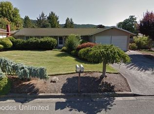 3045 W Shasta Ave, Roseburg, OR 97471