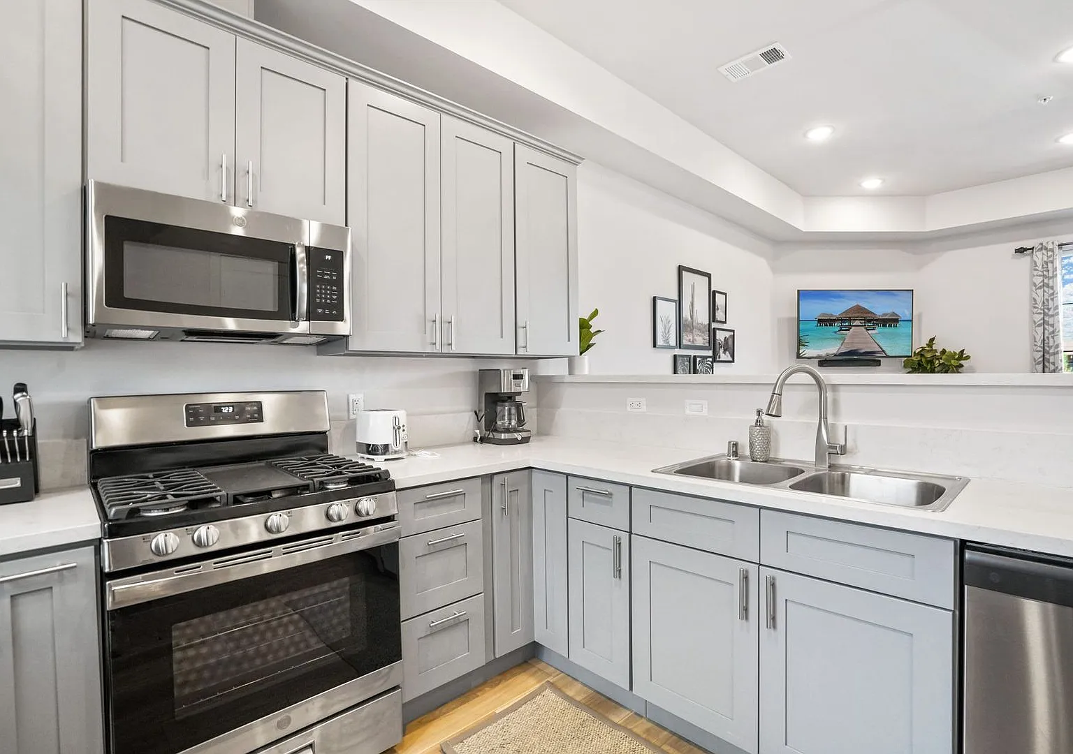 2 bed, 2.5 bath, $3,795 — Photo 1