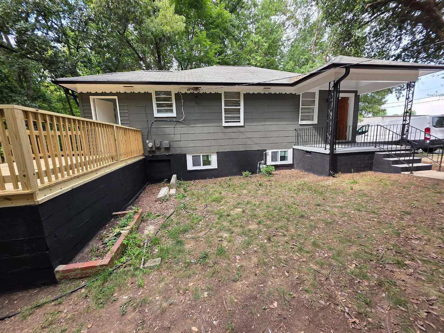 2106 Shore St — Photo 4