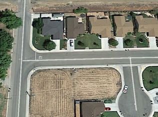 889 Glennwood Ct, Willows, CA 95988