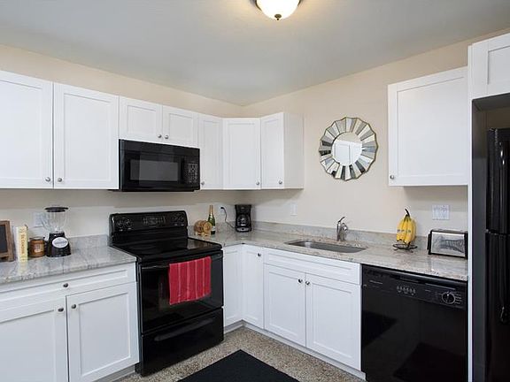 4th image of 1303 W Hollywood St
