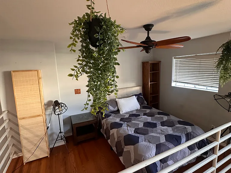 5127 Klump Ave #303 — Photo 2