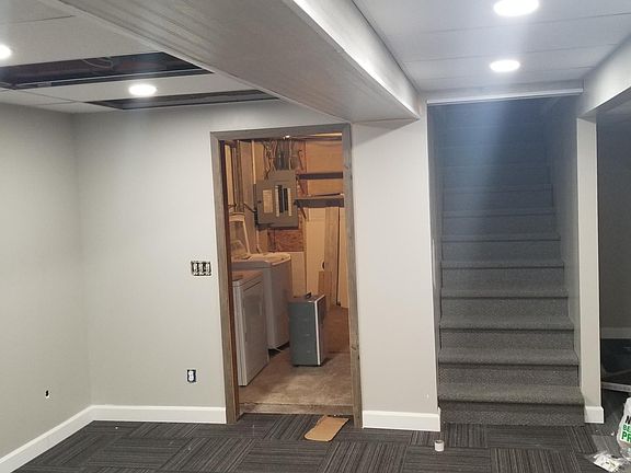5th image of 608 Lake Dr