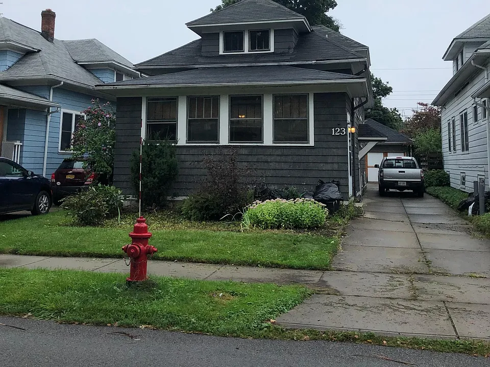123 W Winspear Ave