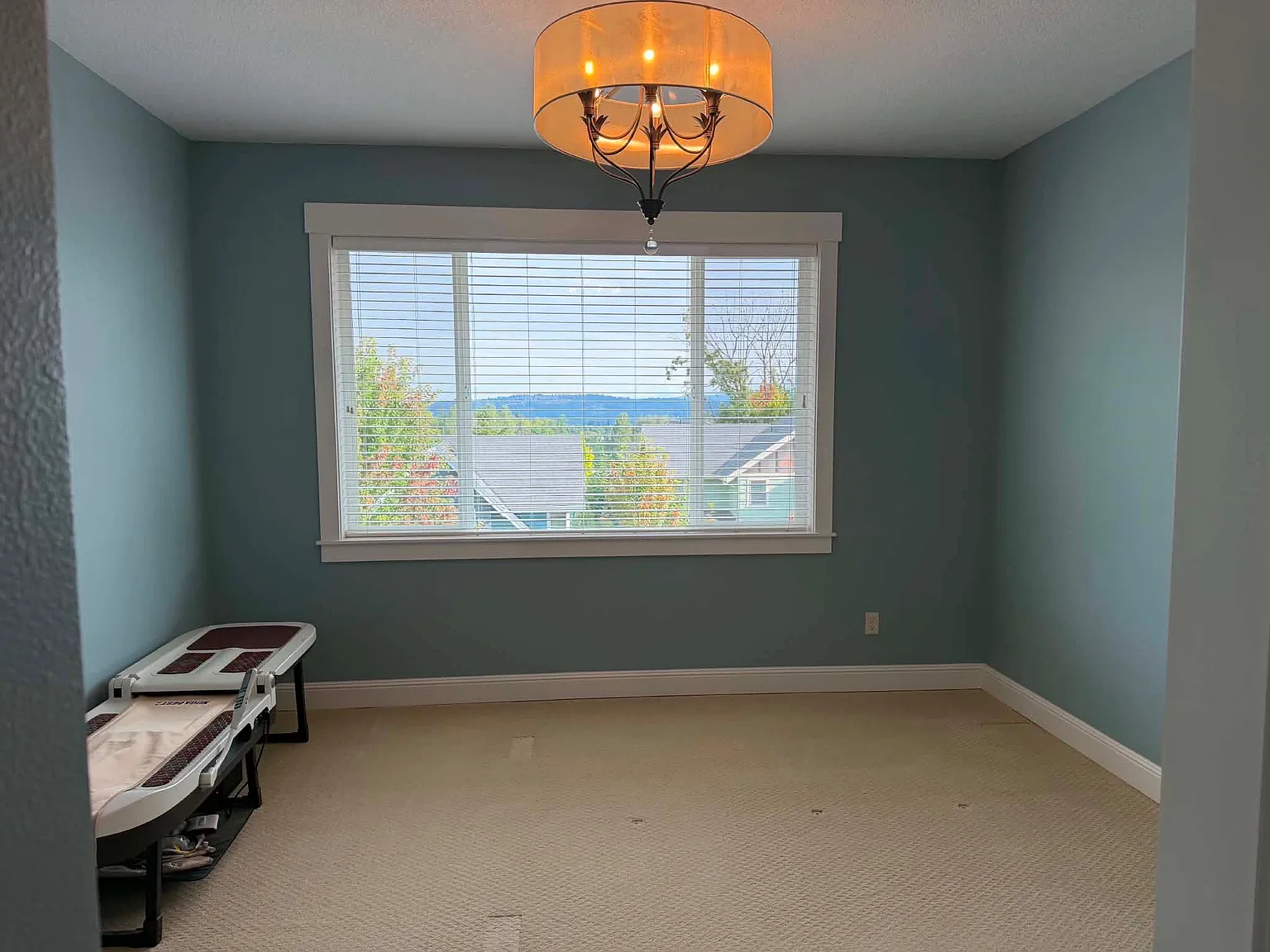 5 bed, 2583 sqft, $3,800 — Photo 4
