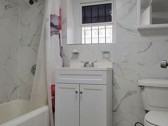 4th image of 4154 Bronxwood Ave