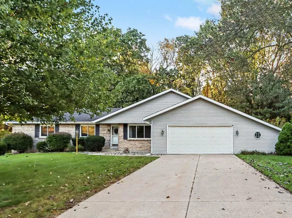 2940 Bramble Dr, Kalamazoo, MI 49009