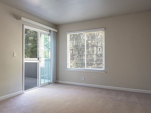5th image of 470 Canyon Oaks Dr APT A