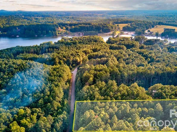 171 Windingwood Dr, Statesville, NC 28677