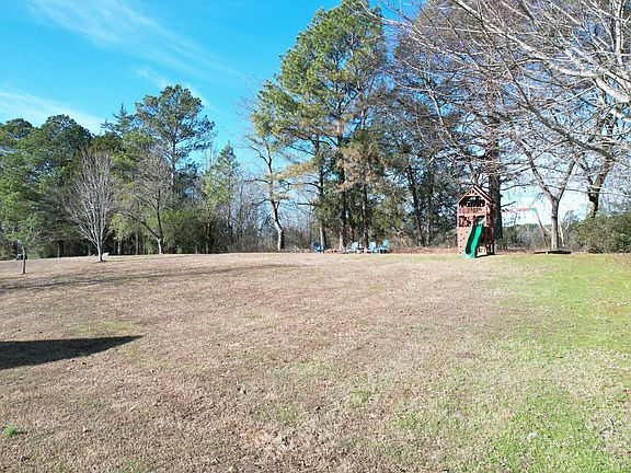 5th image of 491 Thoroughbred Dr NW