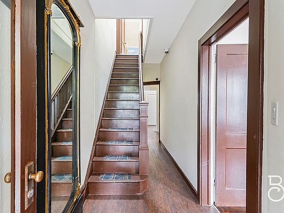 5th image of 28-16 37th St