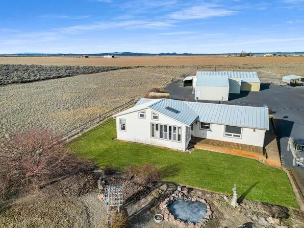 88265 Fairview Ln, Christmas Valley, OR 97641