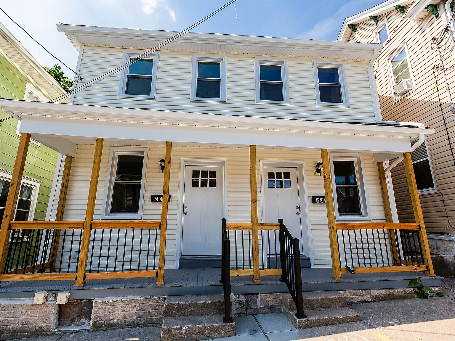 2 bed, 1.5 bath, 1125 sqft, $1,595 — Photo 2