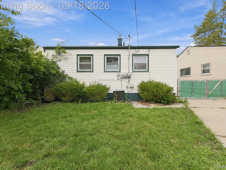 22434 Hillock Ave, photo 7