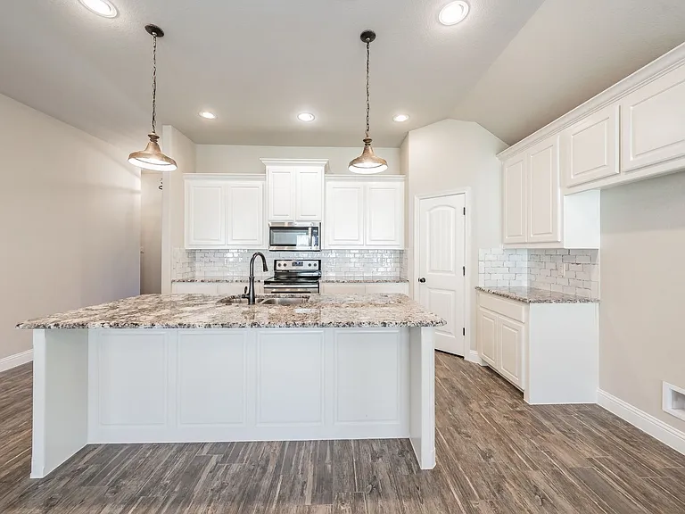 1625 Town Creek Cir — Photo 13