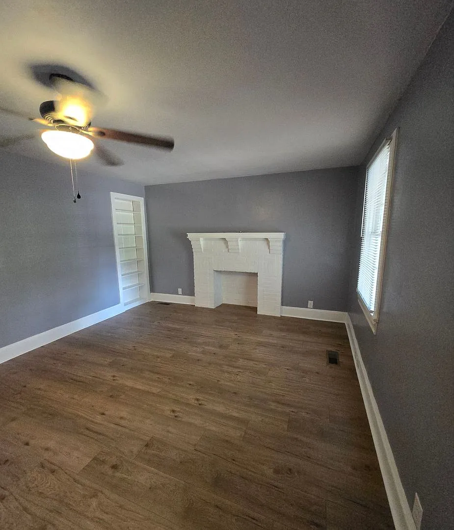3212 Oakland Ave — Photo 3