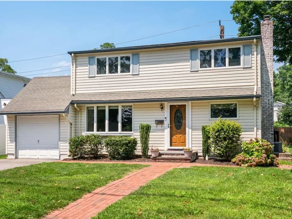 10 Leland Street, East Northport, NY 11731