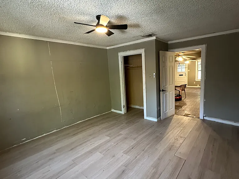 944 W Lynwood Ave — Photo 6