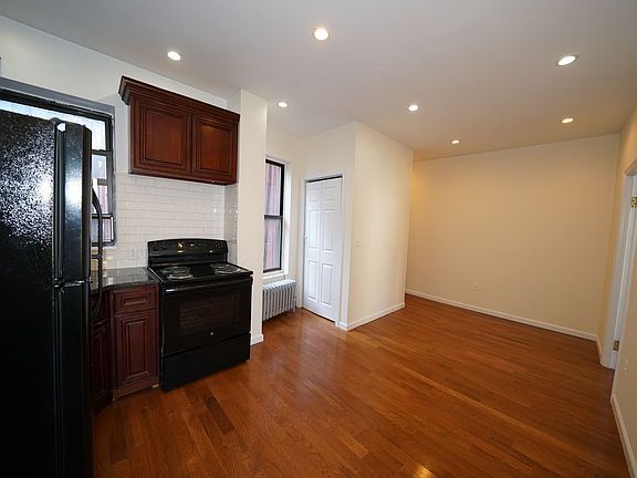 2nd image of 1274 1st Ave #24B