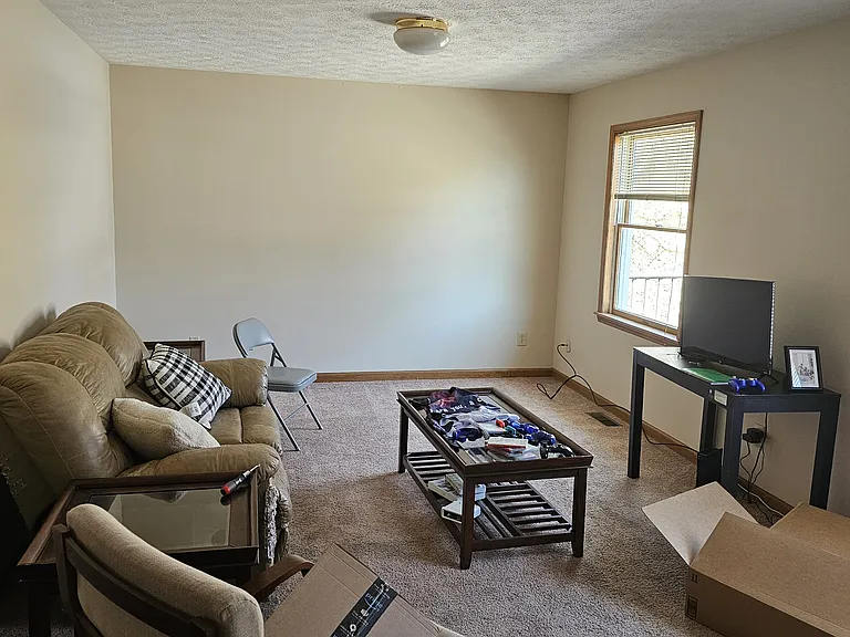 117 Alexander Dr — Photo 5