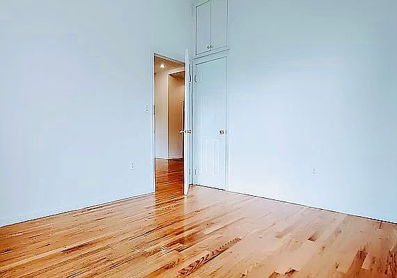 5th image of 315 E 104th St #2C