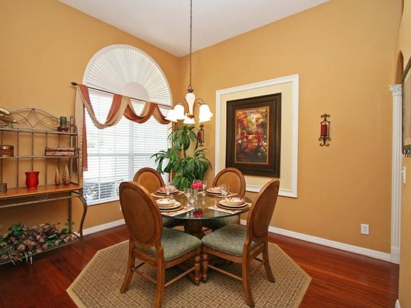 4th image of 10931 Lemay Dr