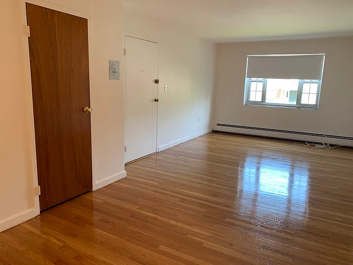 6 Harris Cir #3 — Photo 3