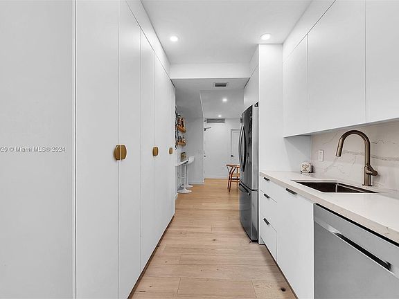 5th image of 10185 Collins Ave APT 822