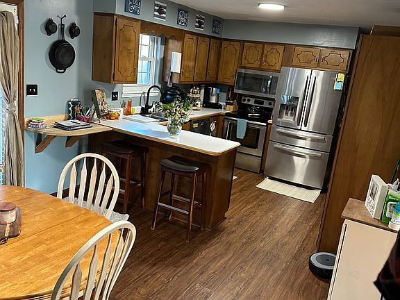 3rd image of 107 Whisbrook Ave