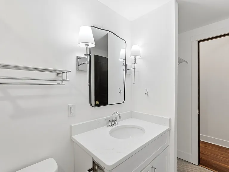 907 Main St #9 — Photo 20