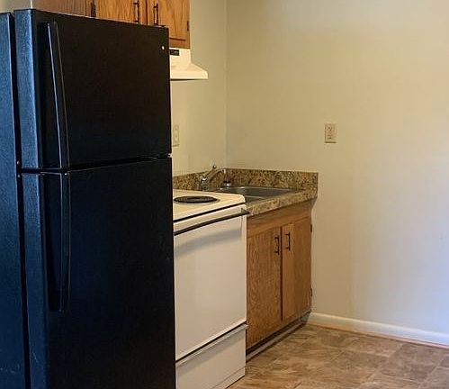 5th image of 7931 Orchid Ave #9