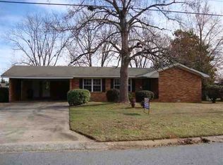 608 Meadowridge Dr, Warner Robins, GA 31093