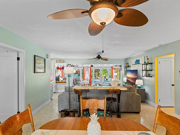 3rd image of 3031 SW 23rd Street