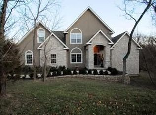4161 Tonganoxie Dr, Leavenworth, KS 66048